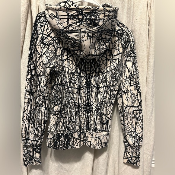 Lululemon Athletica Black and White Abstract Bomber Jacket - Picture 5 of 6
